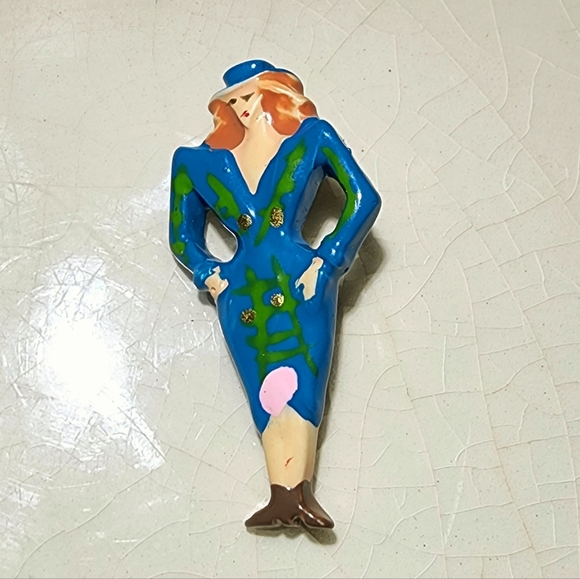 Vintage 1980s powersuit Buxom shoulderpadded lady brooch, figurative brooch pin - Picture 2 of 6
